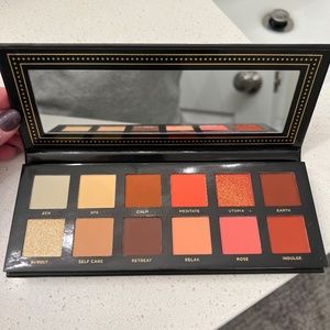 NEW Ace Beaute' Serenity Eyeshadow Palette